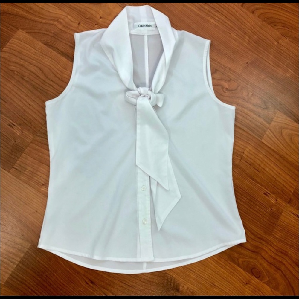 Calvin Klein sleeveless tie at neck shirt sz PS